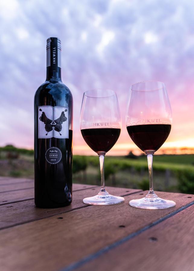 Hotel California Road At Inkwell Wines 맥클라렌베일 외부 사진